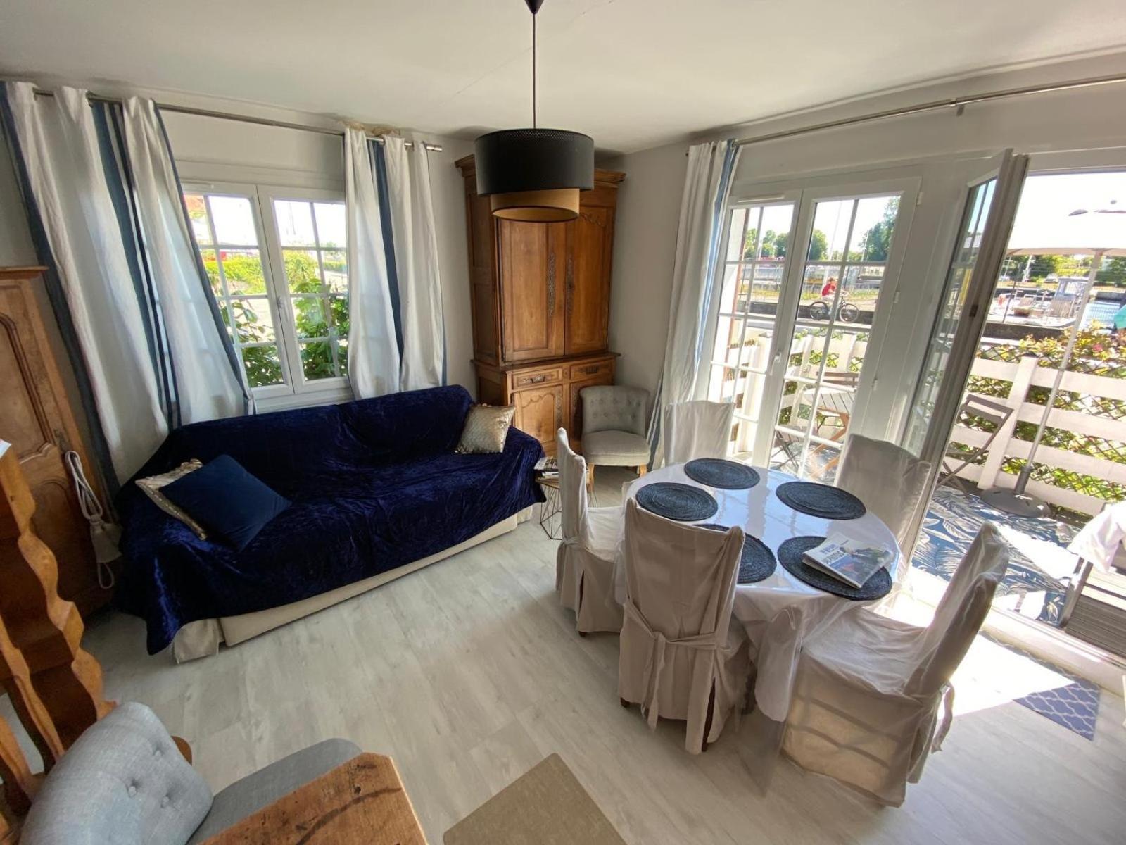 Holiday home Maison De Vue Et Canal